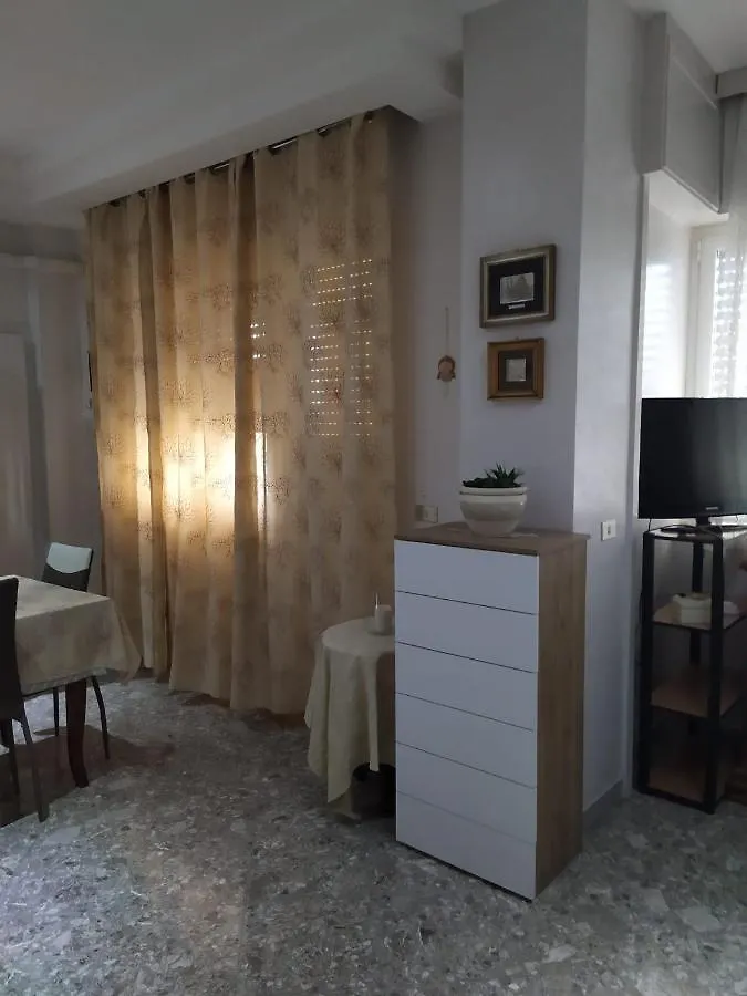 Paky'S House Bed and Breakfast Bari 0*,
